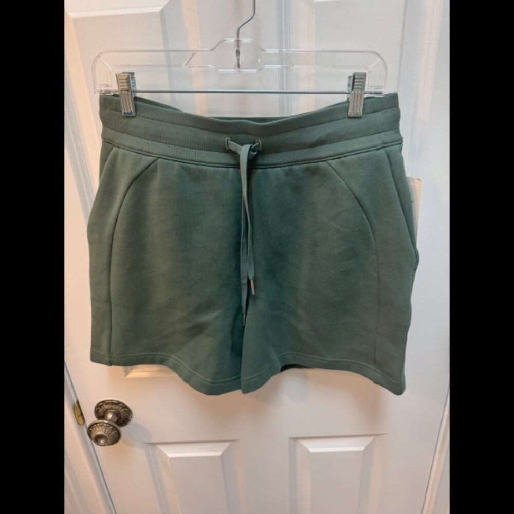 Lululemon Scuba High-Rise Short 5" Medium Forest Size 8 - Picture 6 of 9